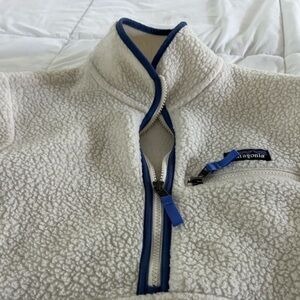 Patagonia cream color small fleece fits like extra small